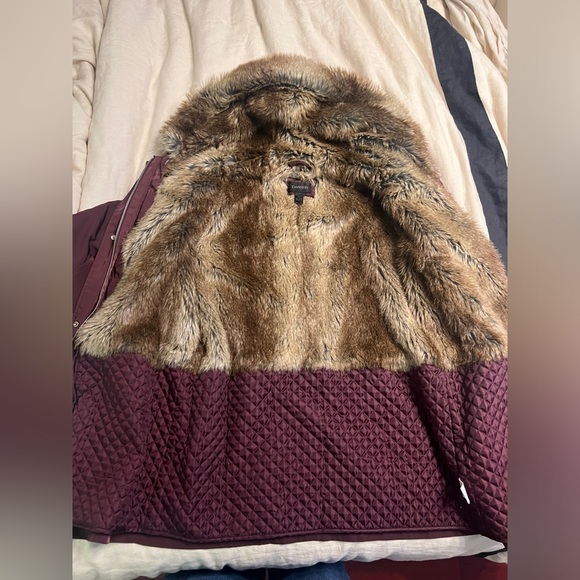 Danier maroon 3 in 1 faux fur jacket - Picture 3 of 6